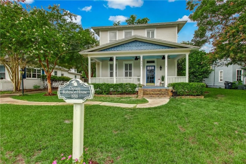 Welcome to Captain Robinson's House, nestled in the heart of the - Beach Home for sale in Saint Marys, Georgia on Beachhouse.com