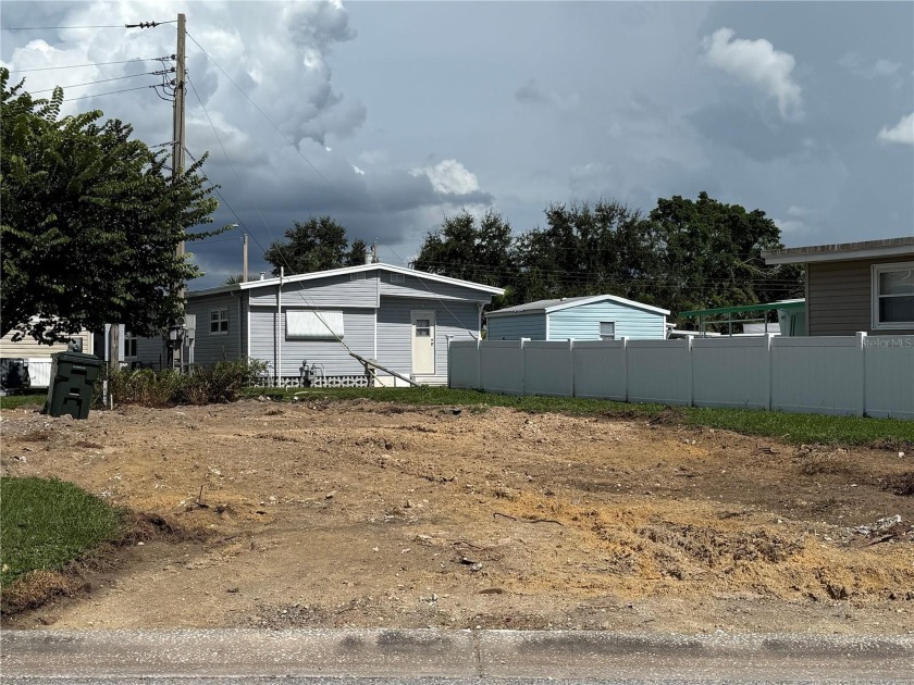 Best value in TriPar Estates! Discover the perfect opportunity - Beach Lot for sale in Sarasota, Florida on Beachhouse.com