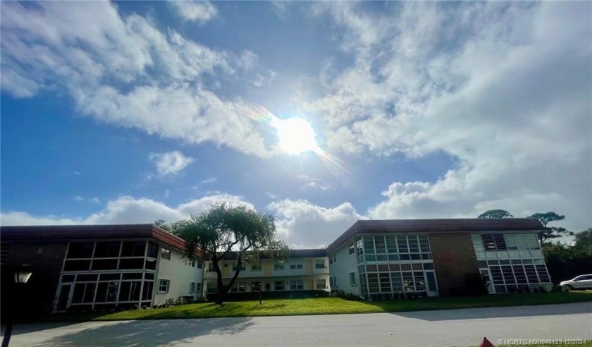 2nd floor 1/1 1/2 furnished condo in a very active 55+ - Beach Condo for sale in Stuart, Florida on Beachhouse.com