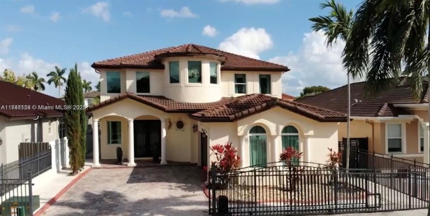 Lakefront Single Family Home - NO HOA.
Welcome to this - Beach Home for sale in Miami, Florida on Beachhouse.com
