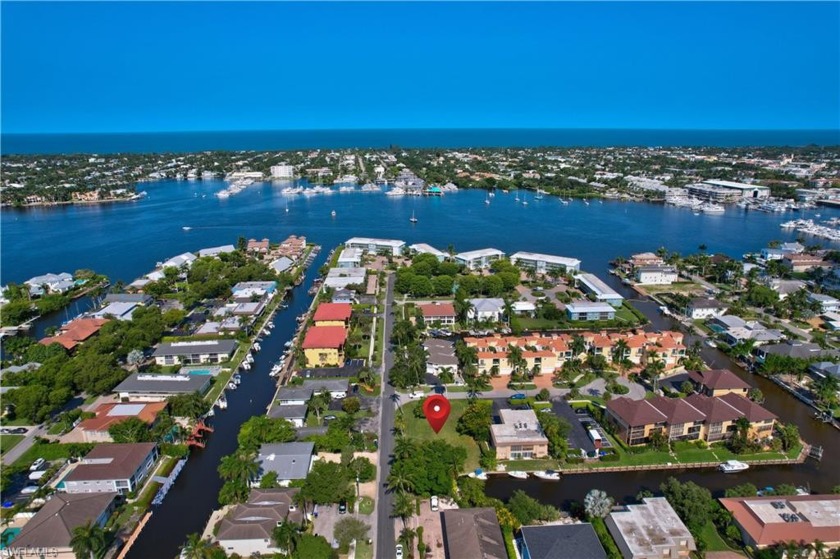 Corner lot in Oyster Bay has direct Gulf access and is seconds - Beach Lot for sale in Naples, Florida on Beachhouse.com