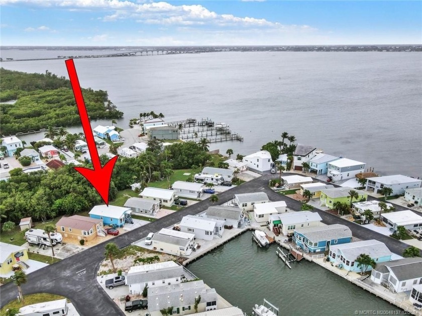 Renovated, manufactured home on Hutchinson Island in the active - Beach Home for sale in Jensen Beach, Florida on Beachhouse.com