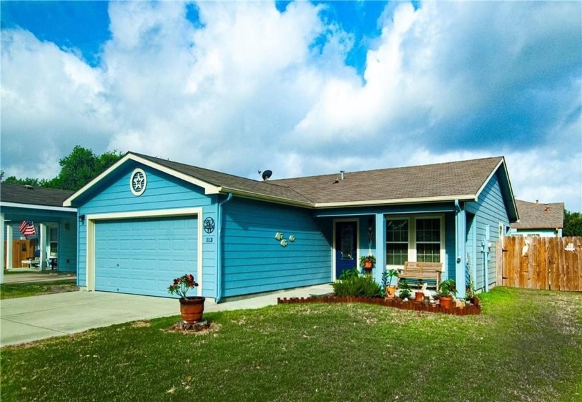 Welcome to easy living in this beautifully designed 2BDR/2B - Beach Home for sale in Rockport, Texas on Beachhouse.com