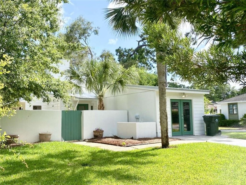 Adorable island home! This cute beach bungalow was featured on - Beach Home for sale in Saint Simons, Georgia on Beachhouse.com