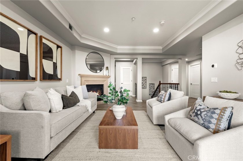 Welcome to Luxury Living in Costa Mesa! Step inside this - Beach Condo for sale in Costa Mesa, California on Beachhouse.com