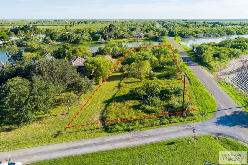 Perfect corner Resaca lot ready to build your home. This 1.65 - Beach Lot for sale in Bayview, Texas on Beachhouse.com