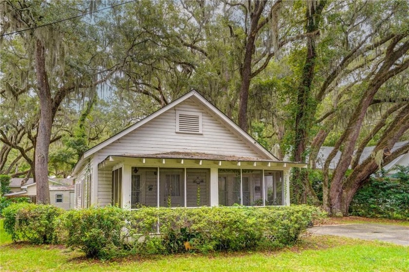 1941 Original Beach Cottage This home has been in the Family for - Beach Home for sale in Saint Simons, Georgia on Beachhouse.com