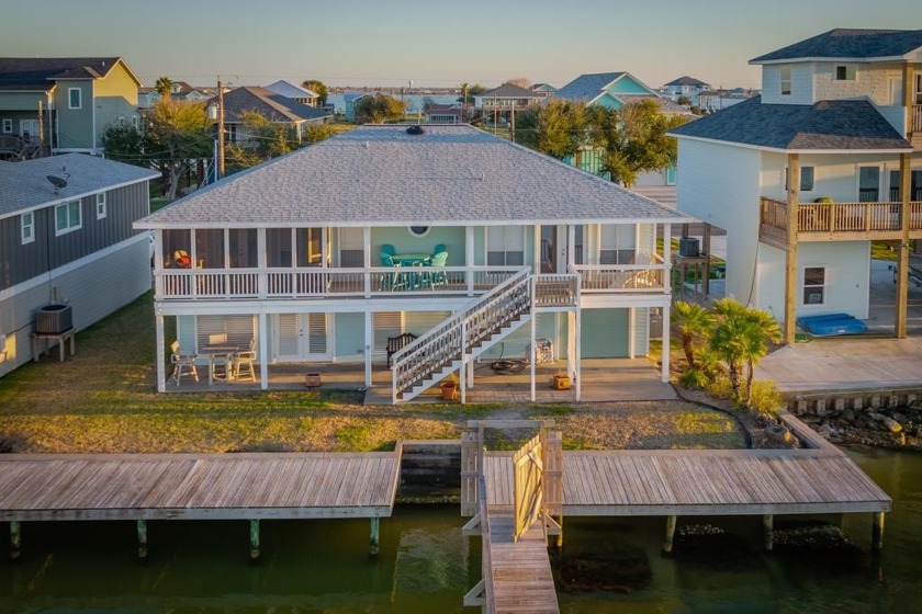 Welcome to 202 Ridge Harbor, a stunning bayfront retreat in the - Beach Home for sale in Rockport, Texas on Beachhouse.com