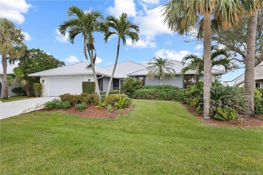 Discover the one & only open waterfront pool home in Stuart on - Beach Home for sale in Stuart, Florida on Beachhouse.com