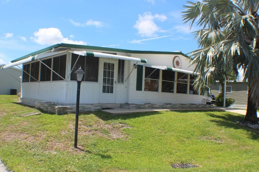 Partially furnished, adorable 2/2 in the quiet heart of 55+ - Beach Home for sale in Boynton Beach, Florida on Beachhouse.com
