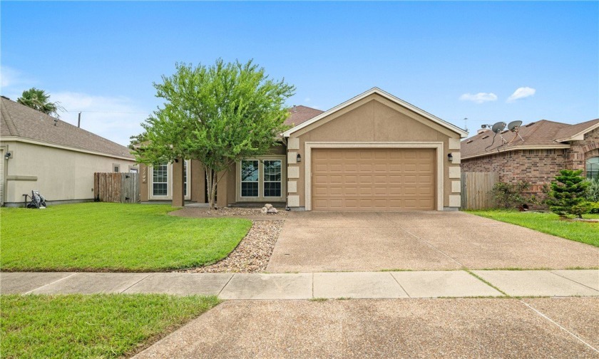 Welcome to 7209 Clancy Dr, a spacious and beautifully designed - Beach Home for sale in Corpus Christi, Texas on Beachhouse.com