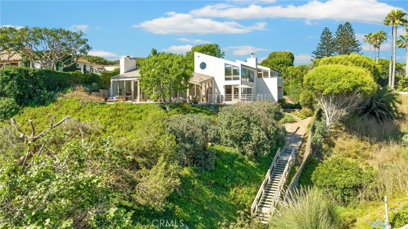 Spectacular oceanfront estate on private road w/ panoramic views - Beach Home for sale in Malibu, California on Beachhouse.com