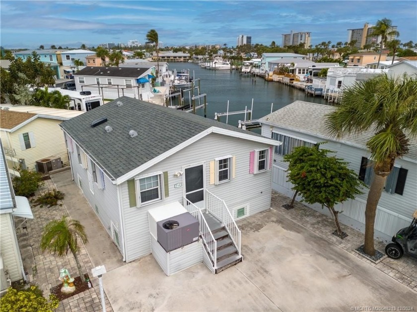 Adorable, waterfront 1 bedroom/1 bath home directly on an - Beach Home for sale in Jensen Beach, Florida on Beachhouse.com