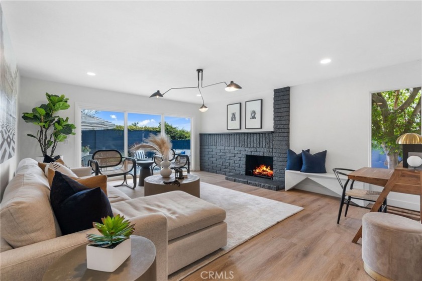 Discover OC coastal living at its finest in this completely - Beach Home for sale in Huntington Beach, California on Beachhouse.com