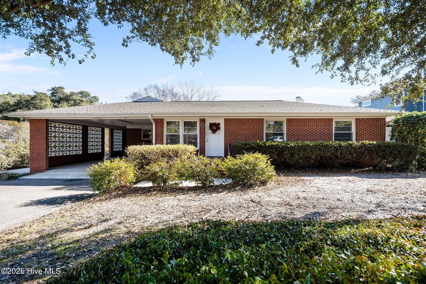 Welcome to 226 Oak Leaf Dr, a thoughtfully updated property in a - Beach Home for sale in Wilmington, North Carolina on Beachhouse.com