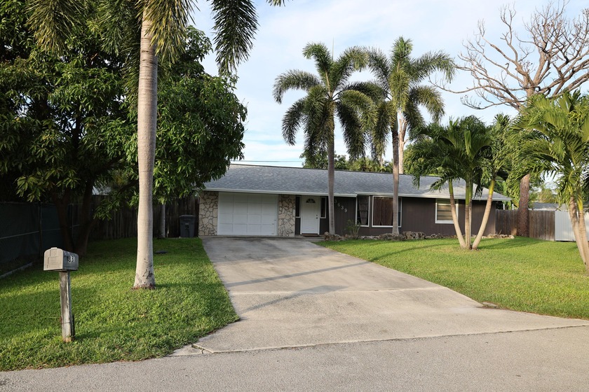 Spacious 4/2 NO HOA, ROOF 2020, AC 2025, NEW KITCHEN GRANITE - Beach Home for sale in Boynton Beach, Florida on Beachhouse.com