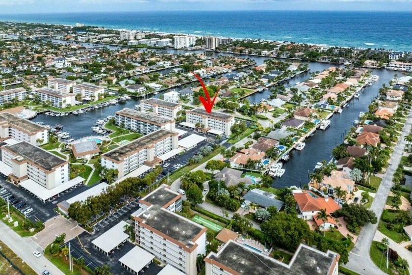 UPDATED-WATERFRONT BOATING COMMUNITY-1.1 MILE TO THE - Beach Condo for sale in Delray Beach, Florida on Beachhouse.com