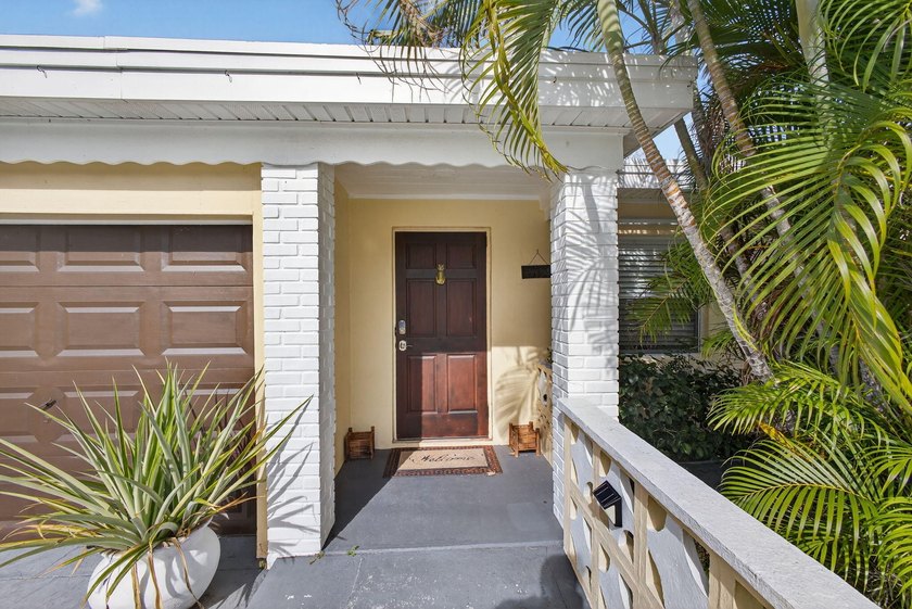 Welcome to Pineapple Cove, a charming, fully furnished coastal - Beach Home for sale in North Palm Beach, Florida on Beachhouse.com