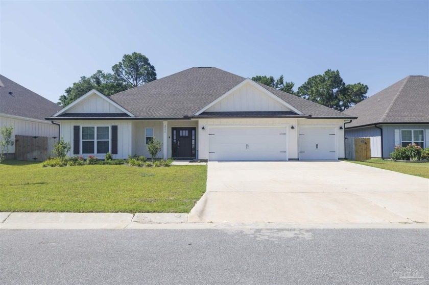 This beautiful 4/3 home in Gulf Breeze is the perfect home for - Beach Home for sale in Gulf Breeze, Florida on Beachhouse.com