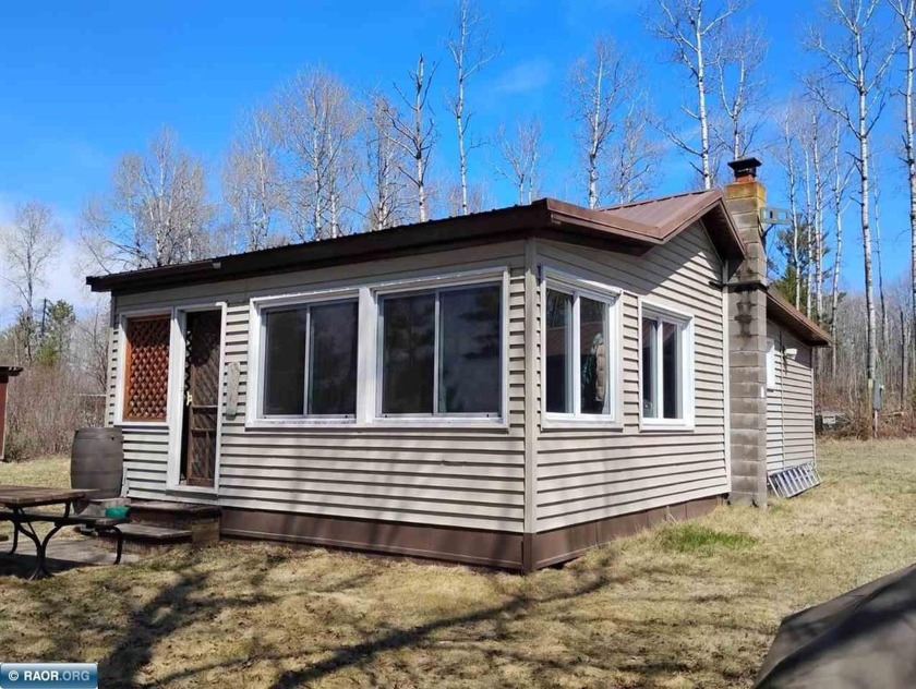 It's cabin season and this little gem is ready to use right - Beach Home for sale in Duluth, Minnesota on Beachhouse.com