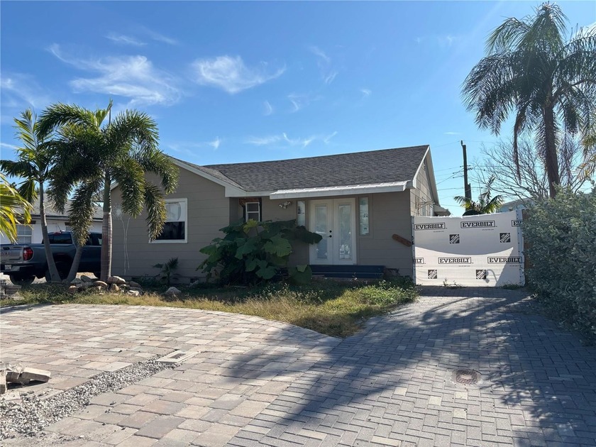 BUILDER/INVESTOR SPECIAL -- MULTIFAMILY ZONING!
Prime Madeira - Beach Home for sale in Madeira Beach, Florida on Beachhouse.com