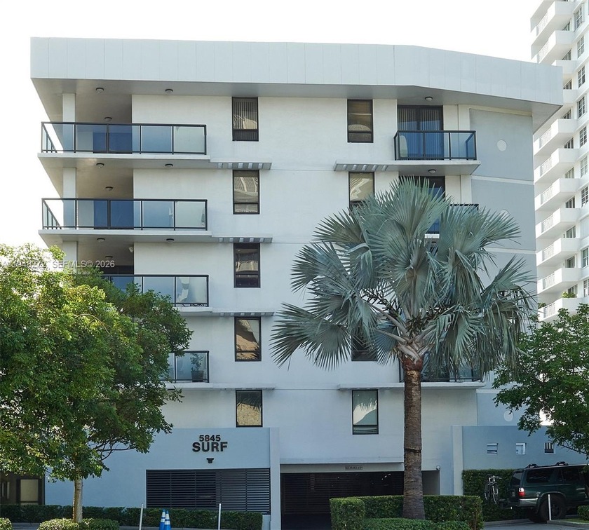 Spacious and ideal unit with an excellent location in Miami - Beach Condo for sale in Miami Beach, Florida on Beachhouse.com