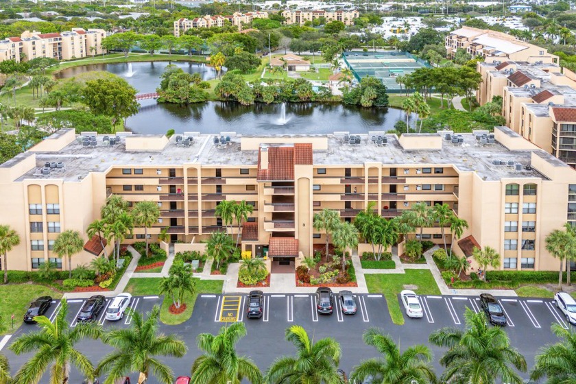 Welcome to this beautifully renovated condo boasts an open floor - Beach Condo for sale in Delray Beach, Florida on Beachhouse.com