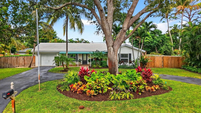 STUNNING 3-bedroom, 2-bath home with den/office (easily - Beach Home for sale in Boynton Beach, Florida on Beachhouse.com