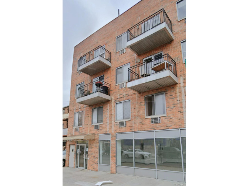 Condo For Sale - Beach Condo for sale in Flushing, New York on Beachhouse.com