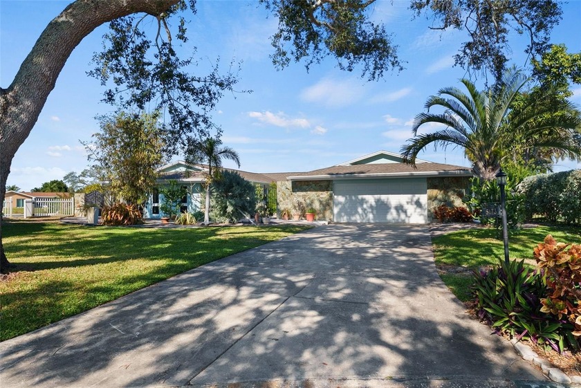 ONE of a KIND waterfront home now on the market in beautiful St - Beach Home for sale in St. Petersburg, Florida on Beachhouse.com