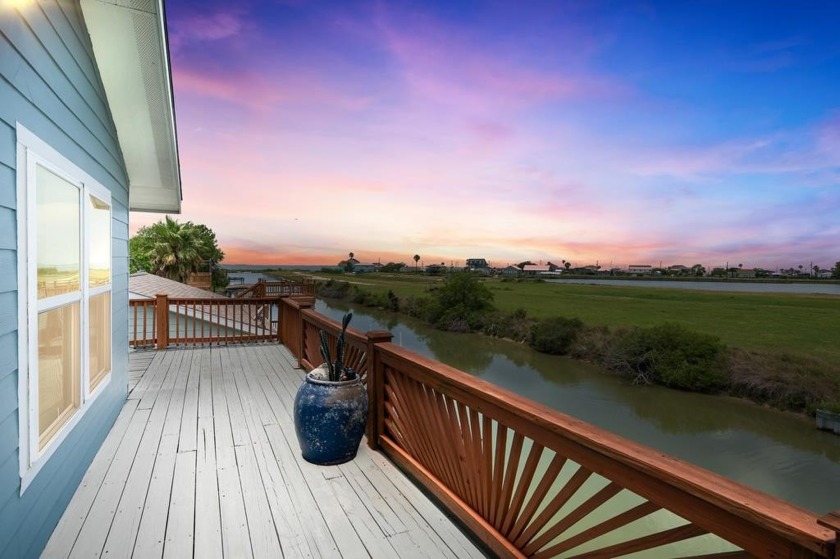 Discover all there is to enjoy about Rockport/Fulton from your - Beach Home for sale in Rockport, Texas on Beachhouse.com