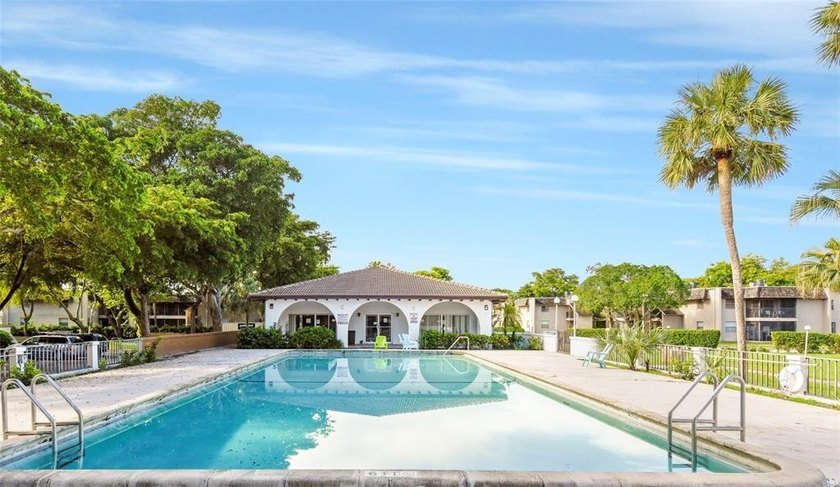 Spacious 1-bedroom, 1-bathroom condo of comfortable living space - Beach Condo for sale in Coral Springs, Florida on Beachhouse.com