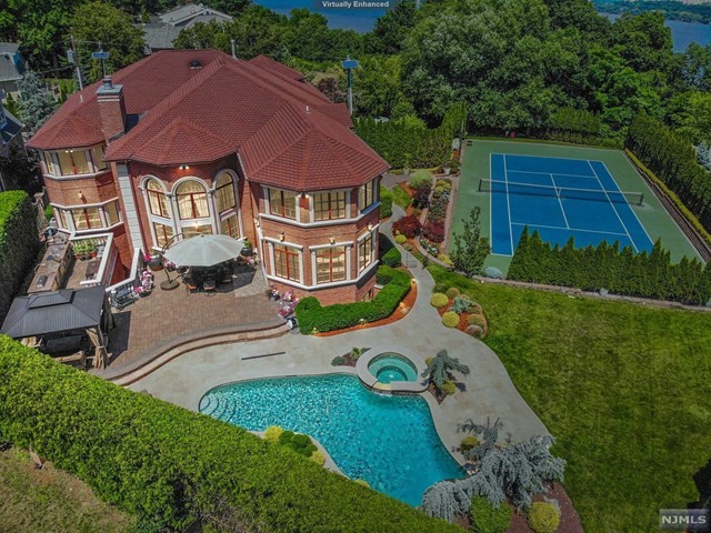 Rare opportunity for the most discerning buyer (the listing - Beach Home for sale in Fort Lee, New Jersey on Beachhouse.com