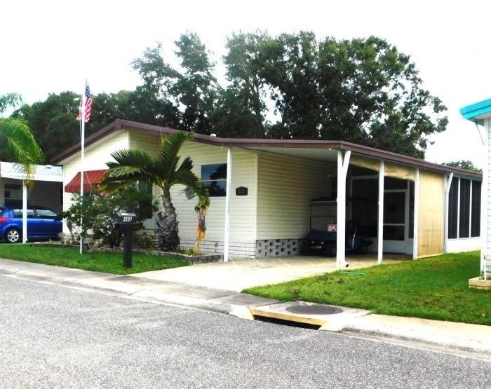 PRIVACY PLUS!! NO NEIGHBORS AT THE BACK OF THE PROPERTY  This is - Beach Home for sale in Largo, Florida on Beachhouse.com