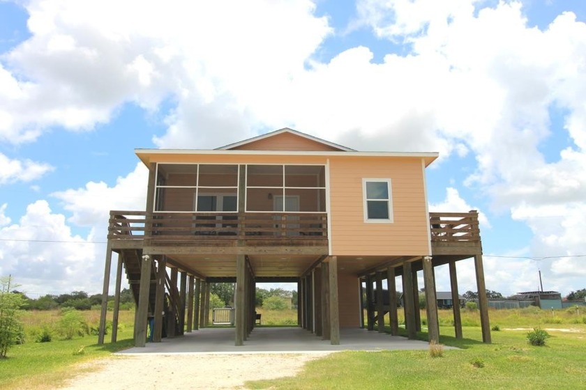 Welcome to 11 & 12 Bayview Loop in the heart of Holiday Beach - Beach Home for sale in Rockport, Texas on Beachhouse.com