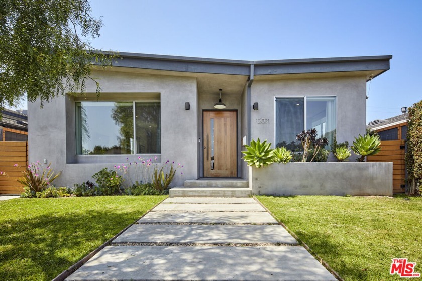 Come see why this inviting and newly updated home, situated in a - Beach Home for sale in Culver City, California on Beachhouse.com