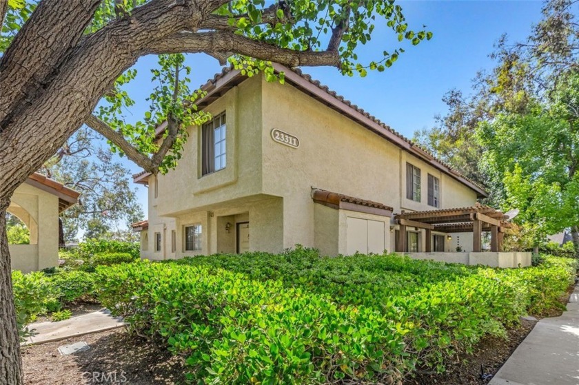 Beautifully maintained (corner) townhome situated in a desirable - Beach Condo for sale in Mission Viejo, California on Beachhouse.com