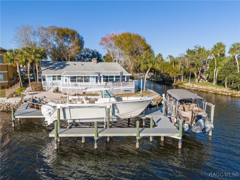 Check out the video tour link! BRAND NEW ROOF AND AC 2024!! *The - Beach Home for sale in Homosassa, Florida on Beachhouse.com