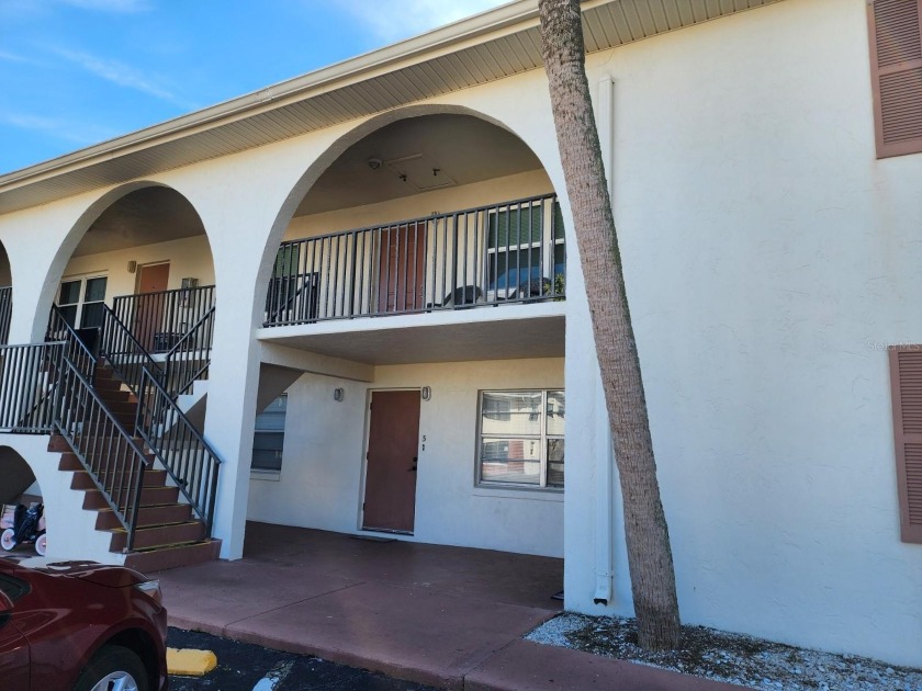 Enjoy a prime location close to the beach, grocery stores, shops - Beach Condo for sale in Daytona Beach, Florida on Beachhouse.com