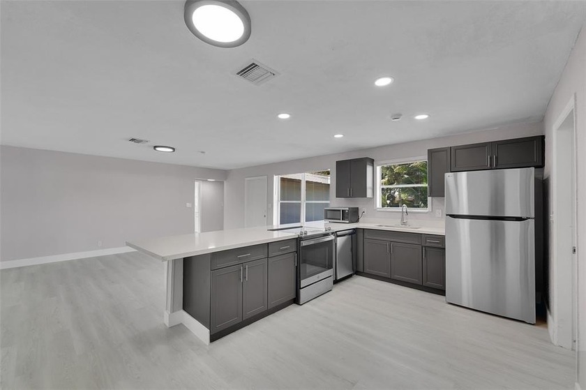 Fort Lauderdale: Updated single-story home with NO HOA, offering - Beach Home for sale in Fort Lauderdale, Florida on Beachhouse.com