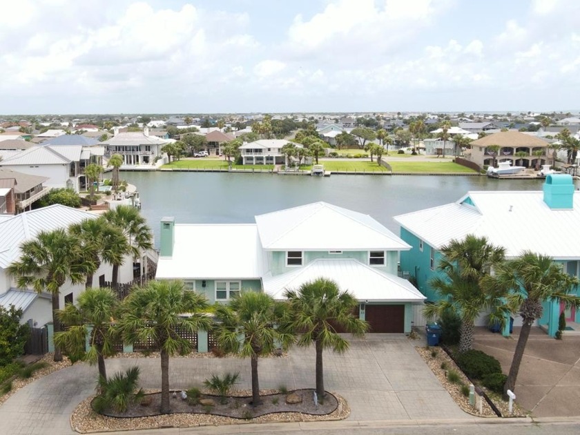 This Property offers a coastal ambiance, contemporary flair and - Beach Home for sale in Rockport, Texas on Beachhouse.com
