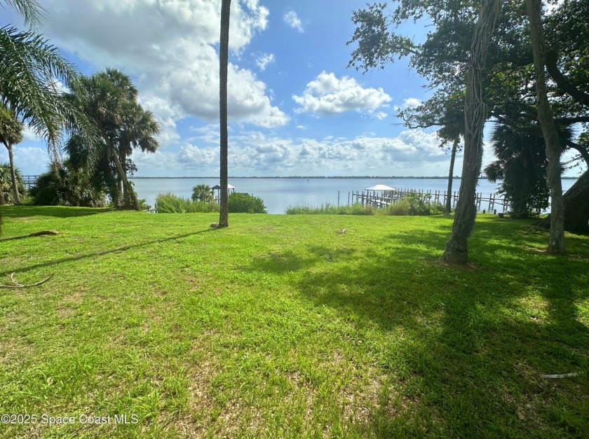 BUILD YOUR DREAM HOME ON THE INTRACOASTAL! This exceptional - Beach Lot for sale in Cocoa, Florida on Beachhouse.com