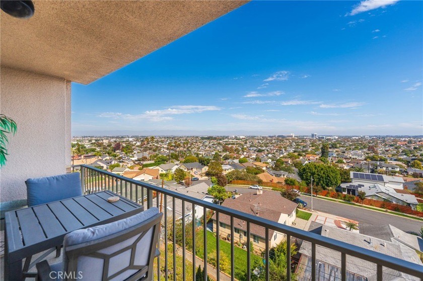 Captivating, panoramic views abound from this smart and - Beach Condo for sale in Redondo Beach, California on Beachhouse.com