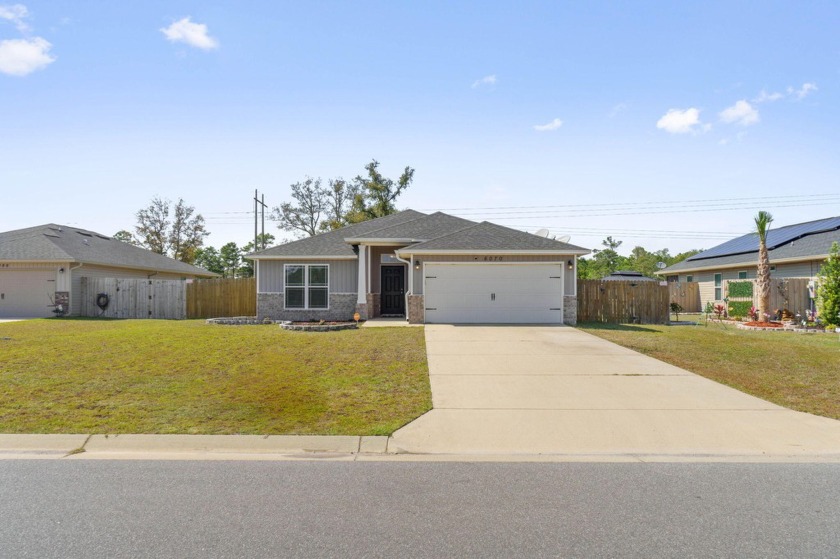 Welcome home to this 3 bedroom/2 bath home located in Heather's - Beach Home for sale in Gulf Breeze, Florida on Beachhouse.com
