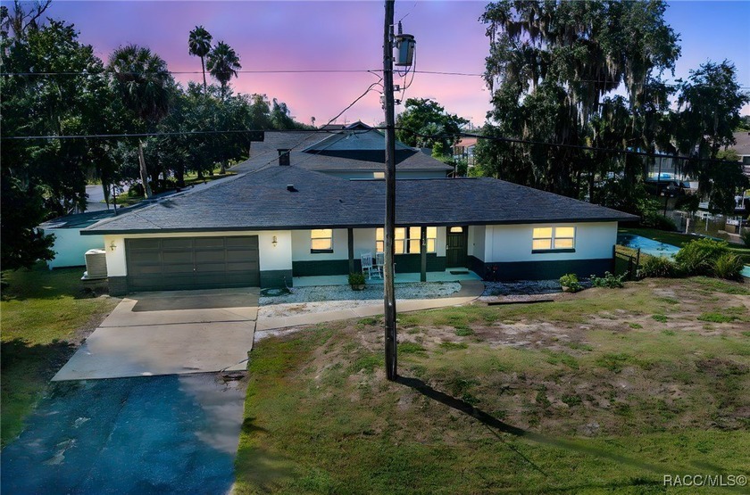 The search is over-your Crystal River dream home is here! This - Beach Home for sale in Crystal River, Florida on Beachhouse.com