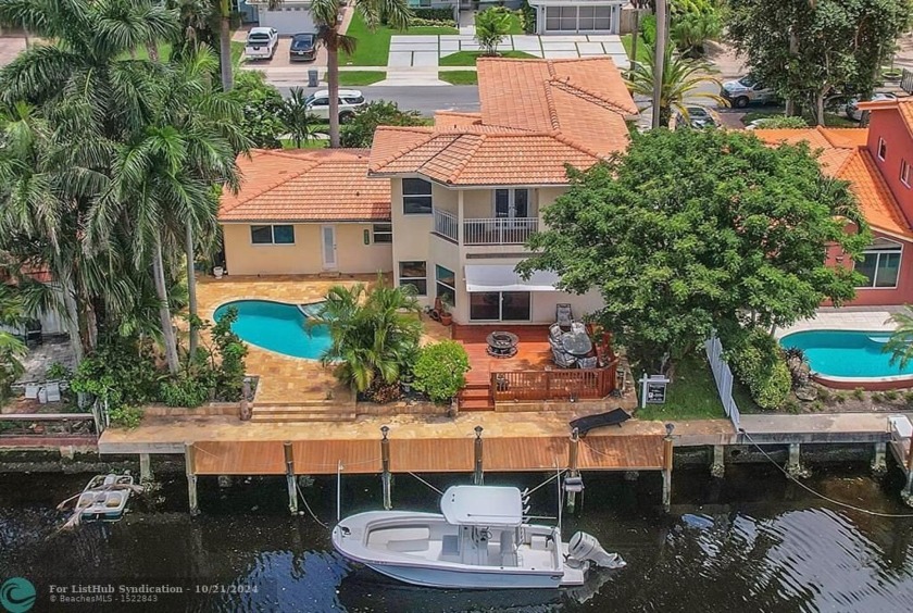 4/3 WATERFRONT/POOL RESIDENCE IN POMPANO BEACH. A TWO-STORY HOME - Beach Home for sale in Pompano Beach, Florida on Beachhouse.com