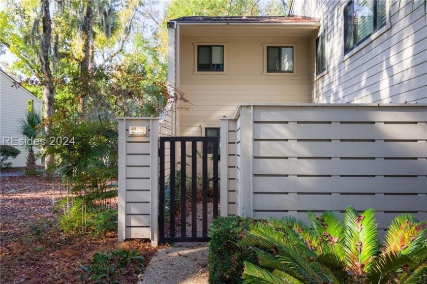 Simply one of a kind Shipyard home! It's the only 4 bedroom/3.5 - Beach Condo for sale in Hilton Head Island, South Carolina on Beachhouse.com