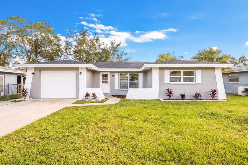 *NEW Price Adjustment* Priced to sell ! Nestled in the charming - Beach Home for sale in Oldsmar, Florida on Beachhouse.com
