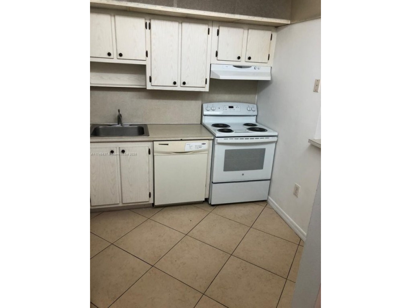 Very nice 1 bedroom apartment in the heart of north miami - Beach Condo for sale in North Miami Beach, Florida on Beachhouse.com