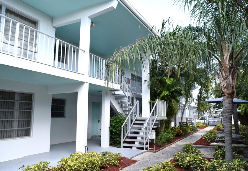 Beautifully and tastefully remodeled unit. Large walk in closet - Beach Condo for sale in Lake Worth Beach, Florida on Beachhouse.com